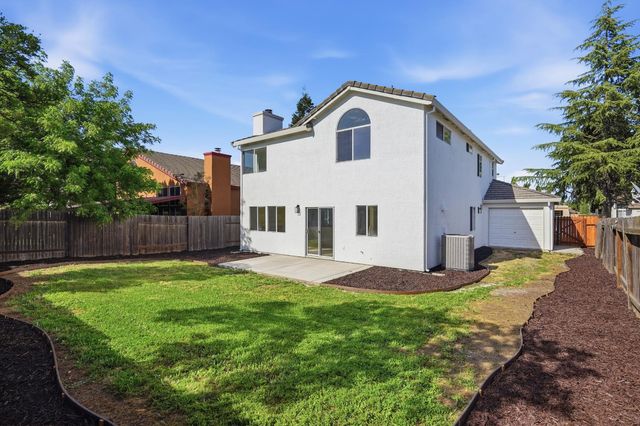 8916 Mandalay Way, Elk Grove, CA 95624