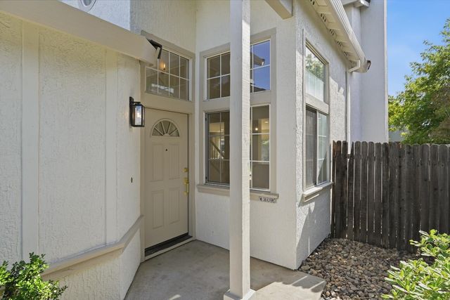 8916 Mandalay Way, Elk Grove, CA 95624