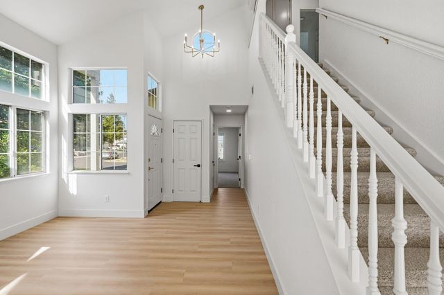 8916 Mandalay Way, Elk Grove, CA 95624