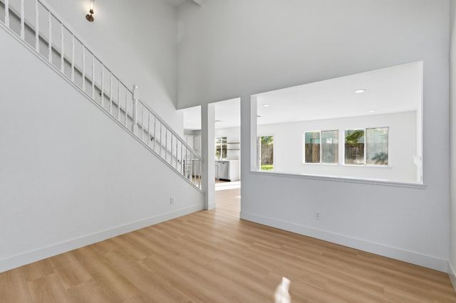 8916 Mandalay Way, Elk Grove, CA 95624