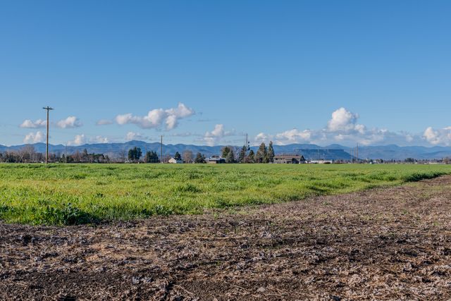 2600 Stearns Way SPC 22A, Medford, OR 97501