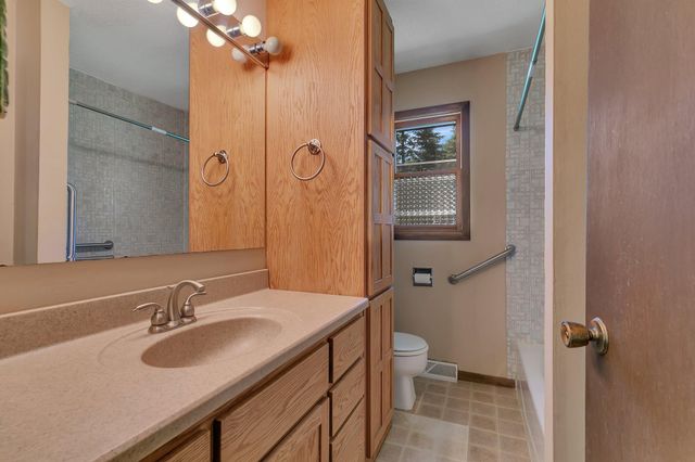 10601 56 1/2 Street, Palmer Twp, MN 55319