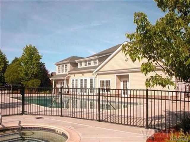 517 Half Moon Bay Drive, Croton-on-hudson, NY 10520
