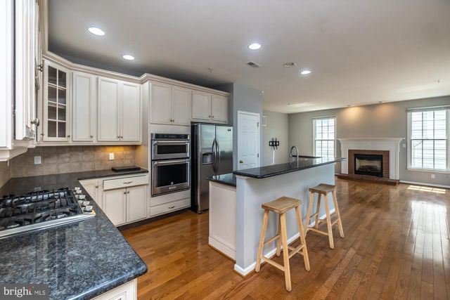 406 DORNISHWOOD PL, Chalfont, PA 18914