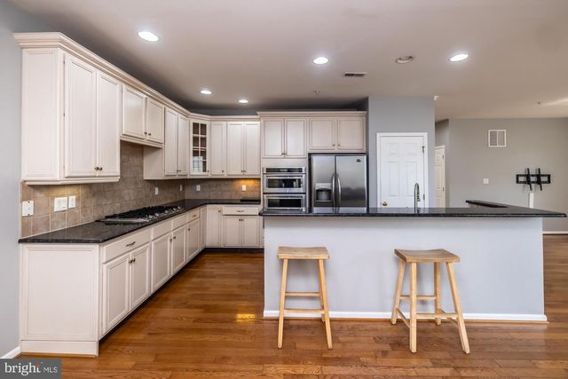 406 DORNISHWOOD PL, Chalfont, PA 18914