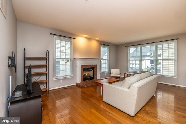 406 DORNISHWOOD PL, Chalfont, PA 18914