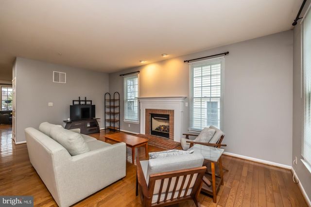 406 DORNISHWOOD PL, Chalfont, PA 18914