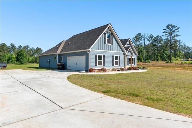 296 Beavers Road, Grantville, GA 30220