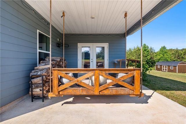 296 Beavers Road, Grantville, GA 30220