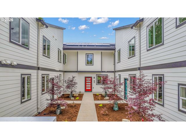 8075 Se Carlton St, Portland, OR 97206