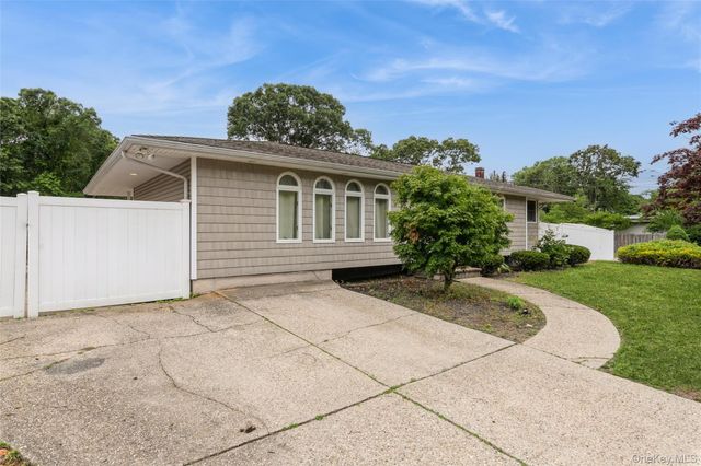 182 Smithtown Polk Boulevard, Centereach, NY 11720