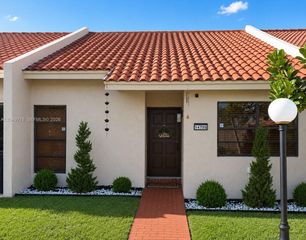 14725 SW 60th Terrace, Miami, FL 33193