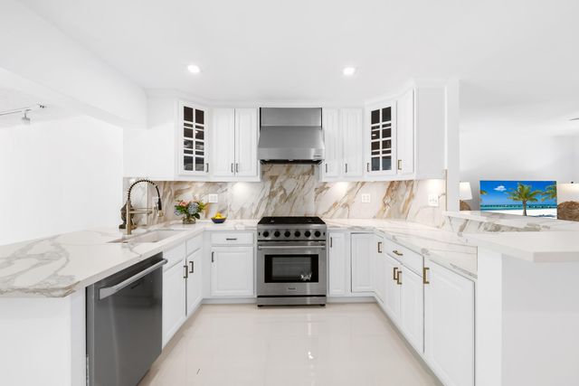 5210 NE 17th Terrace, Fort Lauderdale, FL 33334