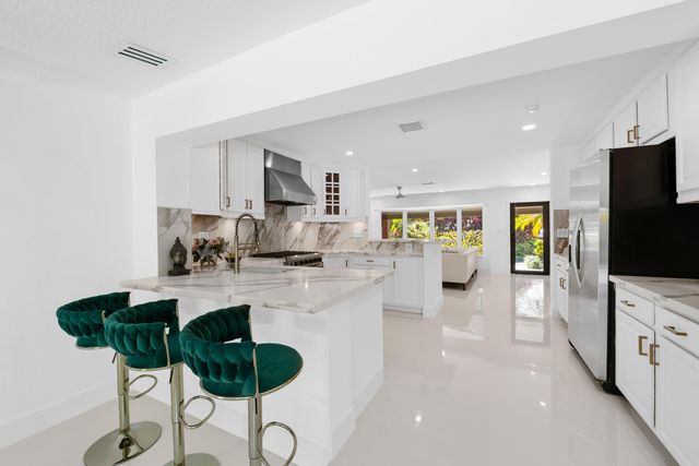 5210 NE 17th Terrace, Fort Lauderdale, FL 33334