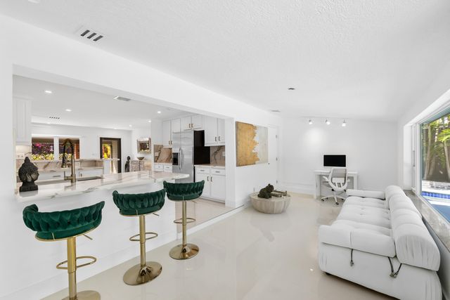 5210 NE 17th Terrace, Fort Lauderdale, FL 33334