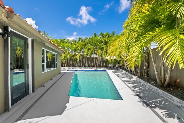 5210 NE 17th Terrace, Fort Lauderdale, FL 33334