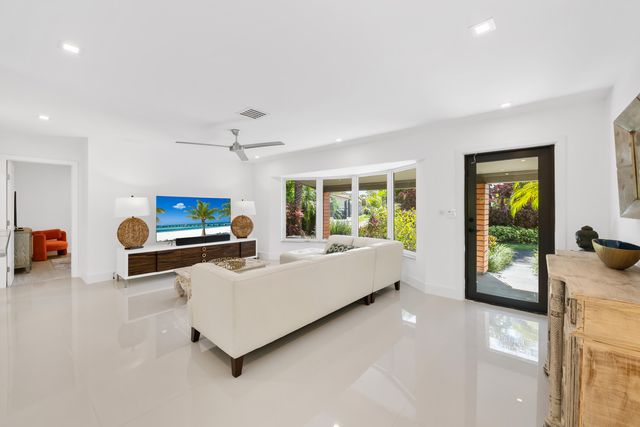 5210 NE 17th Terrace, Fort Lauderdale, FL 33334