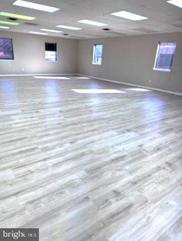 9 LAWN, Jeffersonville, PA 19403