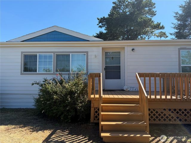 1214 50th Place, Seaview, WA 98644