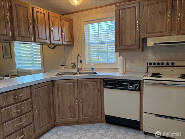 1214 50th Place, Seaview, WA 98644