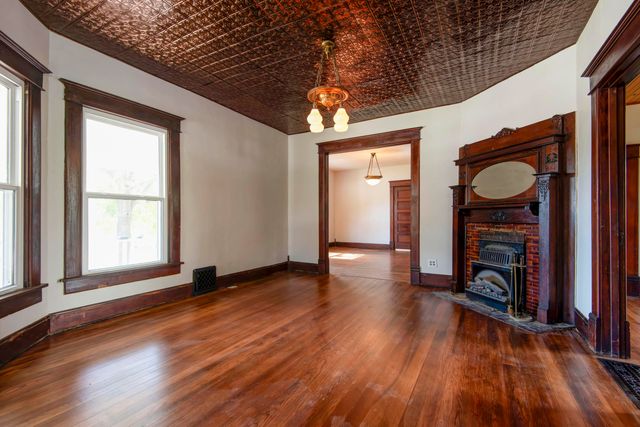 503 Mcnatt Avenue, Aurora, MO 65605