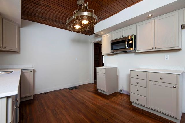 503 Mcnatt Avenue, Aurora, MO 65605