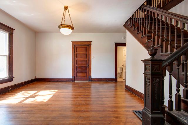 503 Mcnatt Avenue, Aurora, MO 65605