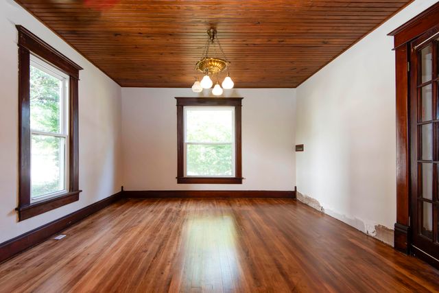 503 Mcnatt Avenue, Aurora, MO 65605