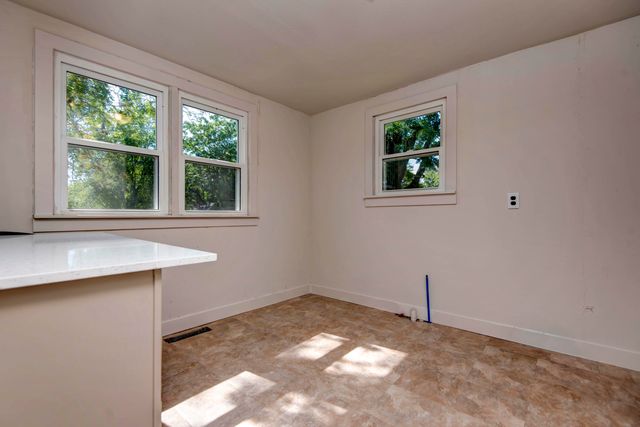 503 Mcnatt Avenue, Aurora, MO 65605