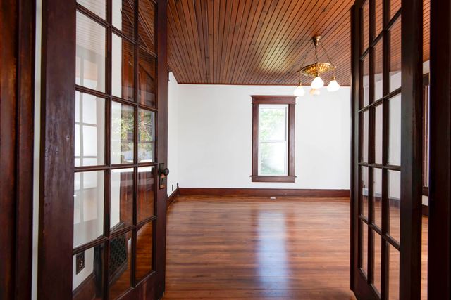 503 Mcnatt Avenue, Aurora, MO 65605