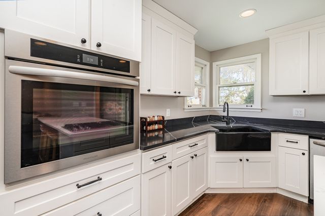 1075 Batson Mill Rd, Charlotte, TN 37036