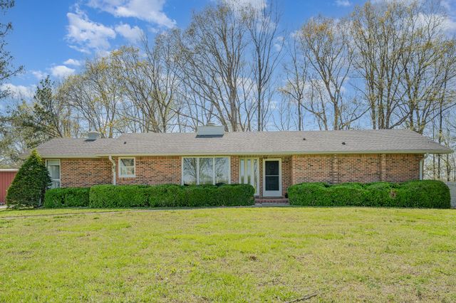 1075 Batson Mill Rd, Charlotte, TN 37036