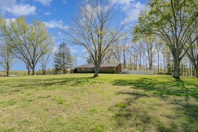1075 Batson Mill Rd, Charlotte, TN 37036