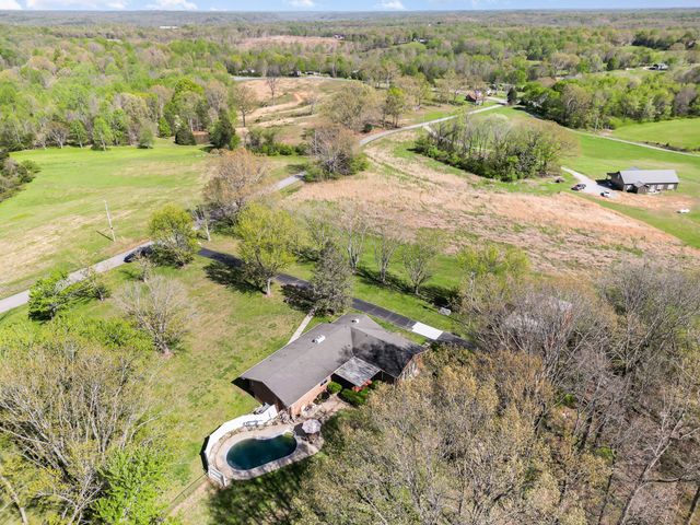 1075 Batson Mill Rd, Charlotte, TN 37036