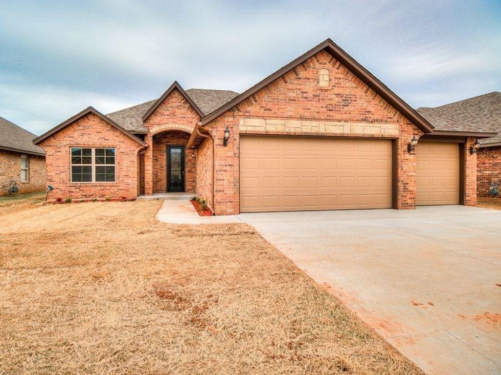 9704 SW 18th Street, Mustang, OK 73128