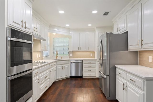 9402 Oak Hill Drive, Woodway, TX 76712