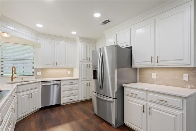 9402 Oak Hill Drive, Woodway, TX 76712