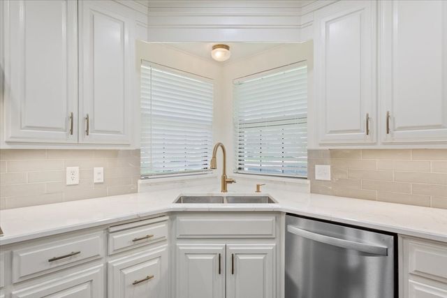 9402 Oak Hill Drive, Woodway, TX 76712