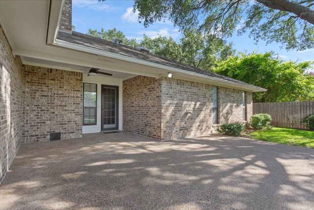 9402 Oak Hill Drive, Woodway, TX 76712