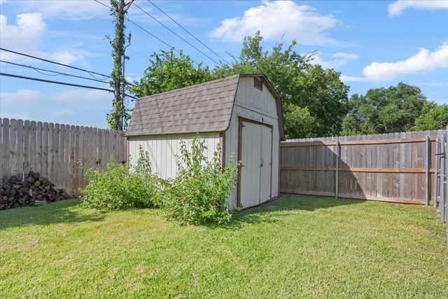 9402 Oak Hill Drive, Woodway, TX 76712