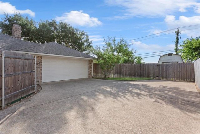9402 Oak Hill Drive, Woodway, TX 76712