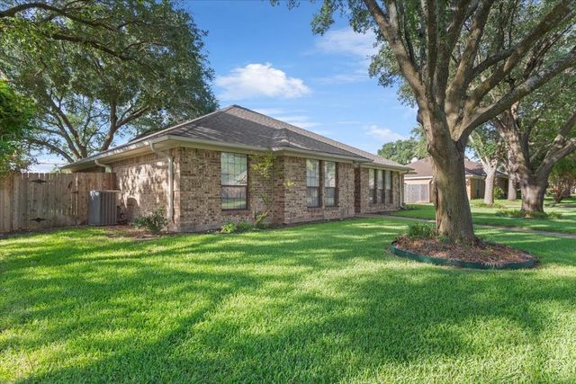 9402 Oak Hill Drive, Woodway, TX 76712