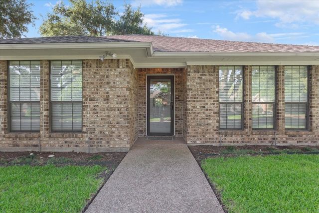 9402 Oak Hill Drive, Woodway, TX 76712