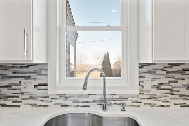 9 Shaw Ct 9, Plymouth, MA 02360