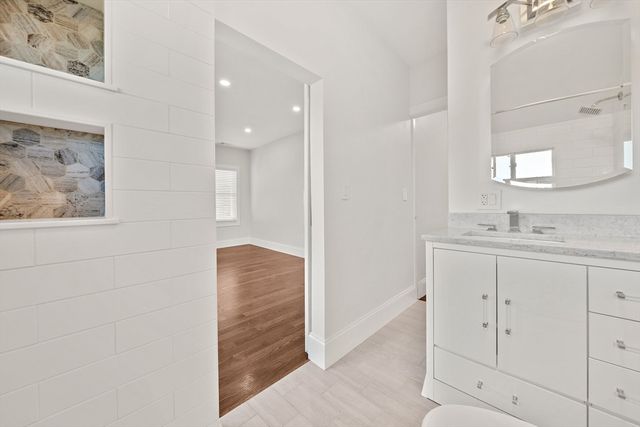 9 Shaw Ct 9, Plymouth, MA 02360