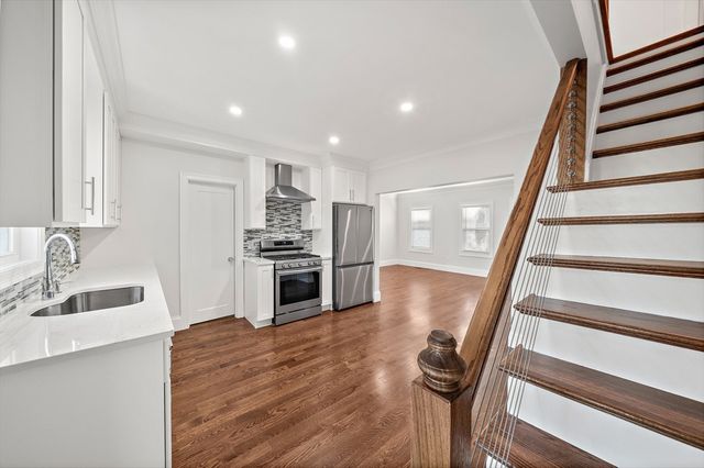 9 Shaw Ct 9, Plymouth, MA 02360