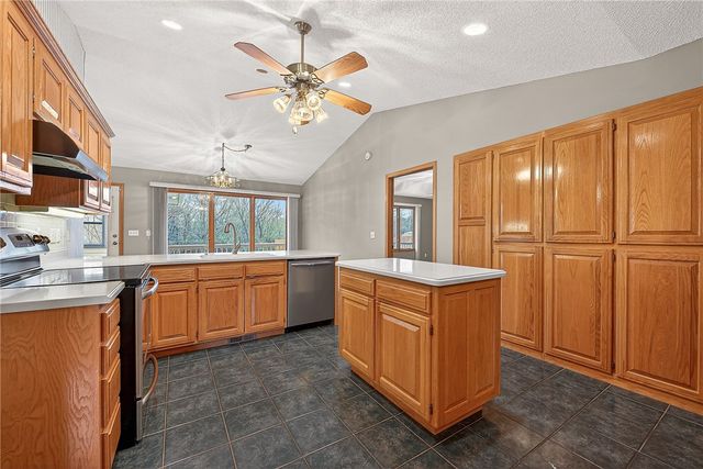 10 Dunipace Drive, Bella Vista, AR 72715