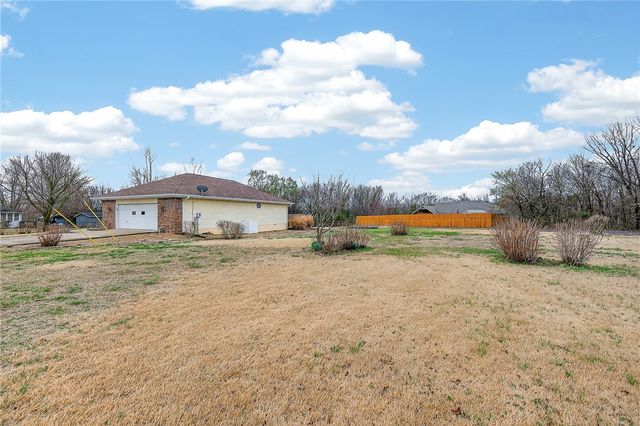 10 Dunipace Drive, Bella Vista, AR 72715