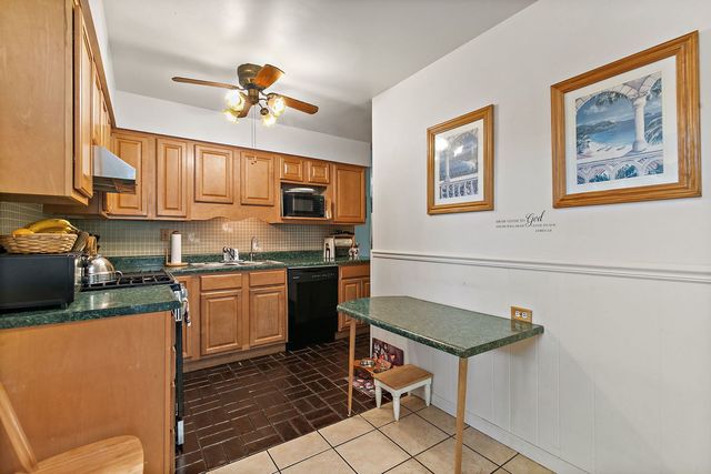 910 Division Street, Barrington, IL 60010