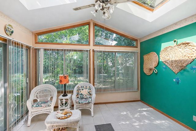 910 Division Street, Barrington, IL 60010